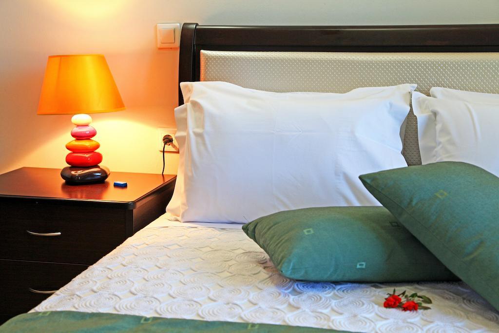 Dionysus Apartments & Suites Ierissos Room photo