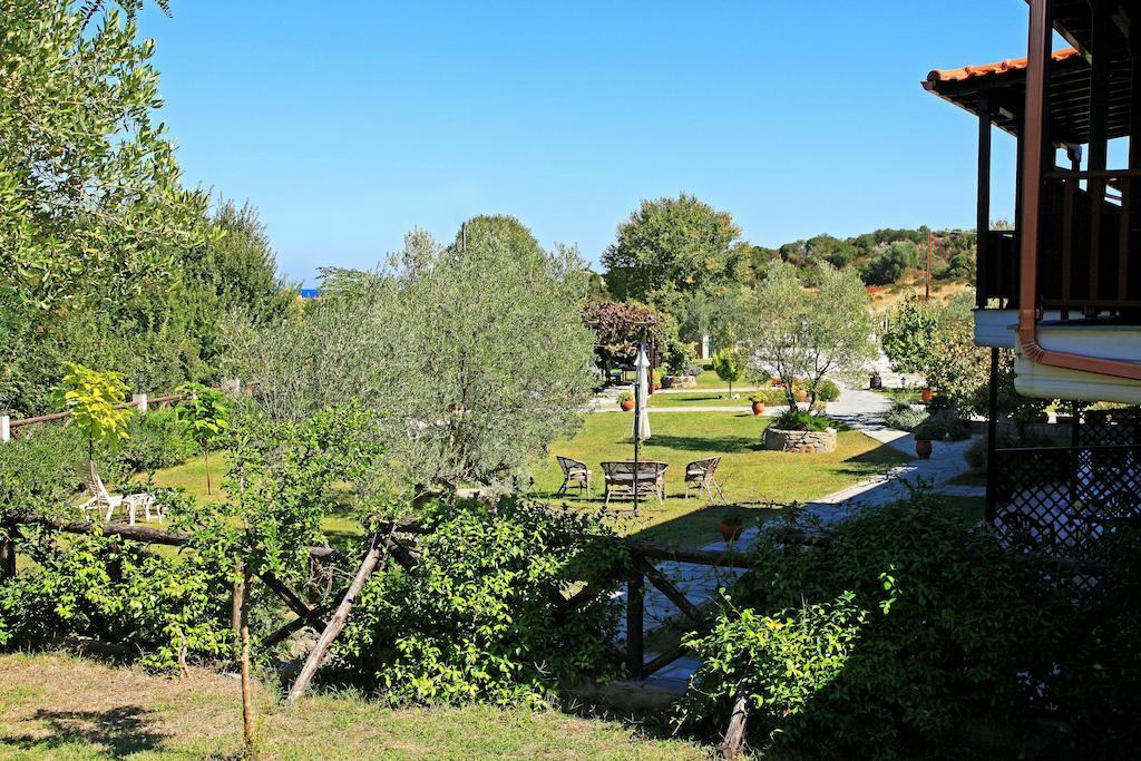 Dionysus Apartments & Suites Ierissos Exterior photo